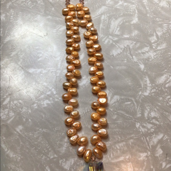 Fresh water pearls light peach pearls /Swarovski crystals - Picture 3 of 12